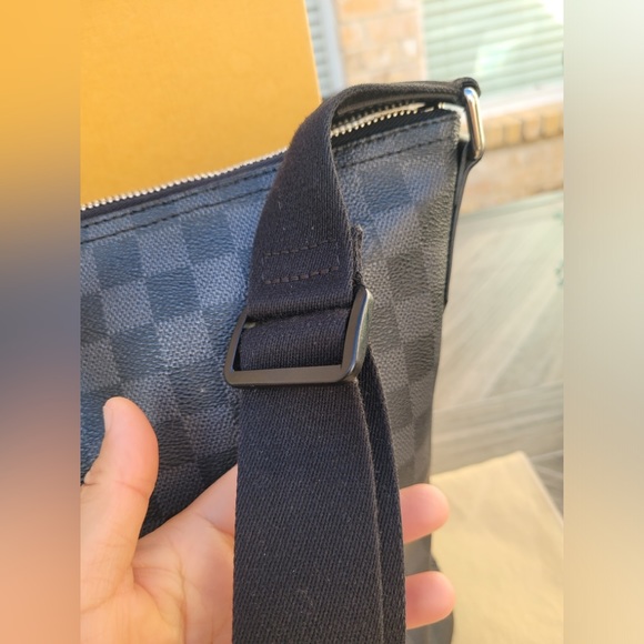 Damier Graphite Mick GM Messenger Bag - Picture 6 of 16